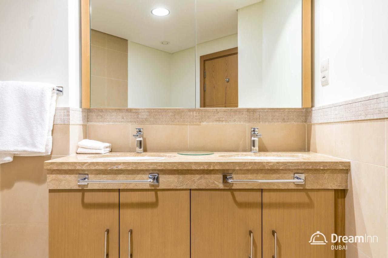 Dream Apartments- Burj Vista Apartment Dubai